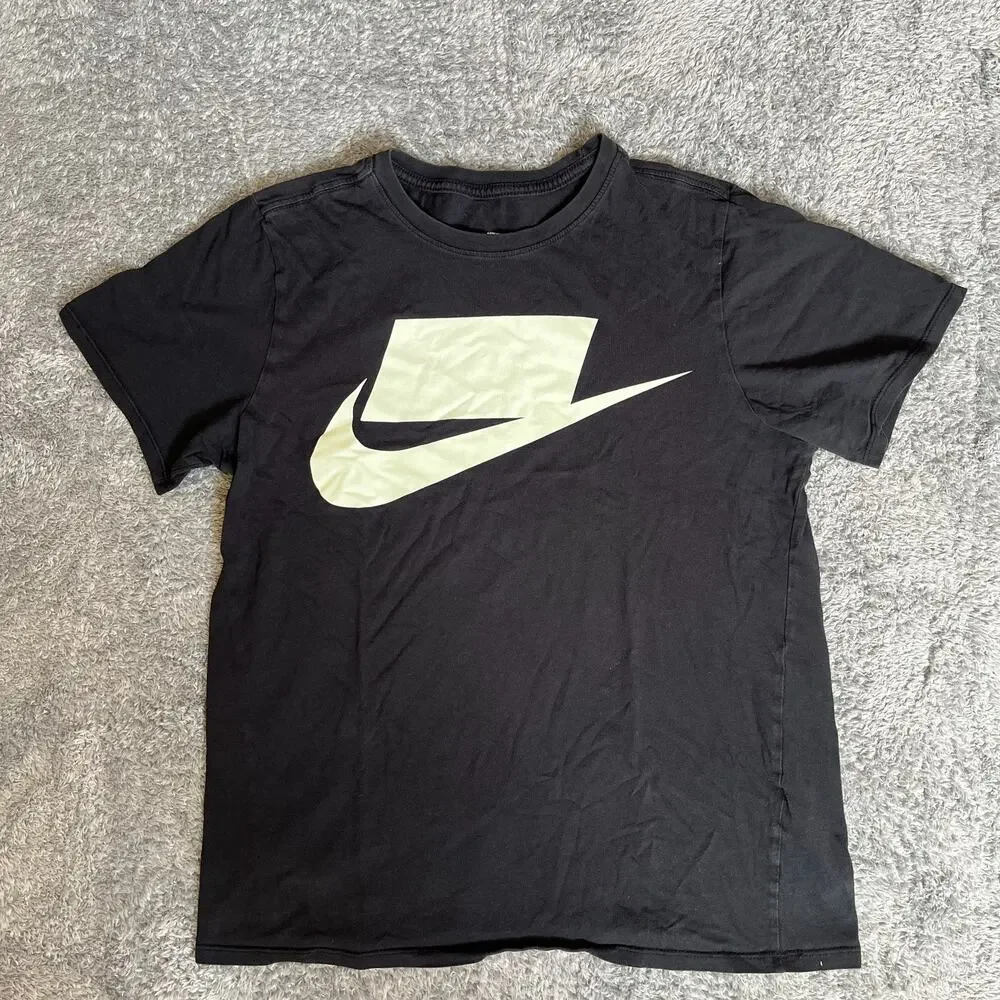 Nike Tee Black Crew Neck Big Logo Short Sleeve Graphic T-Shirt Men's Size Meduim